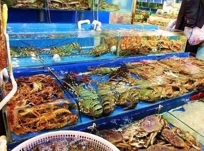 千万别吃海鲜了,经常吃海鲜的人竟然变成了这样
